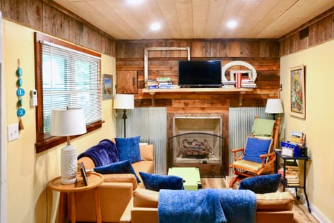 Rustic Hideaway w/ Fire Pit < 1 Mi to River! House in Shenandoah Valley