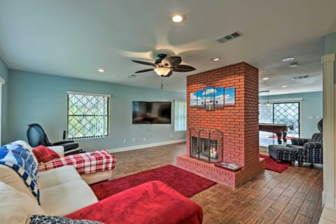 The Aviator's Dream: Pool, Spa & Private Runway! House in Port Orange