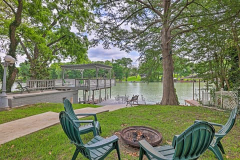 Seguin Home on Lake Placid w/ Boat Dock! House in Seguin