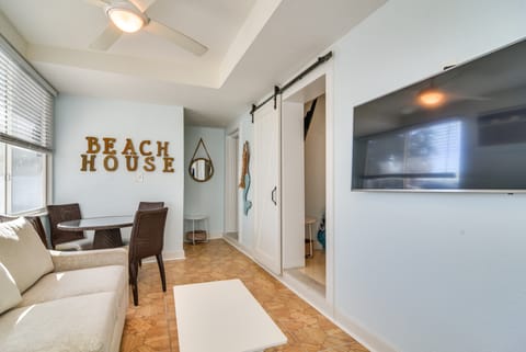 Florida Unit Steps from Indian Rocks Beach Access! Apartment in Indian Rocks Beach