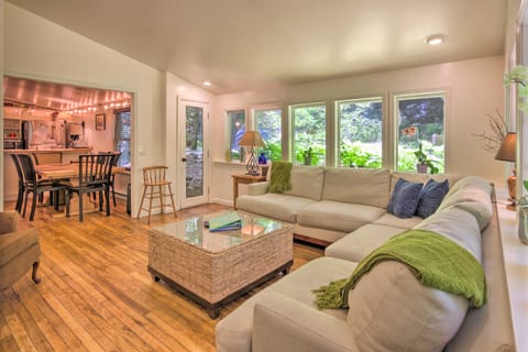 Boone Cottage w/ Fire Pit & On-Site Creek! Cottage in Boone