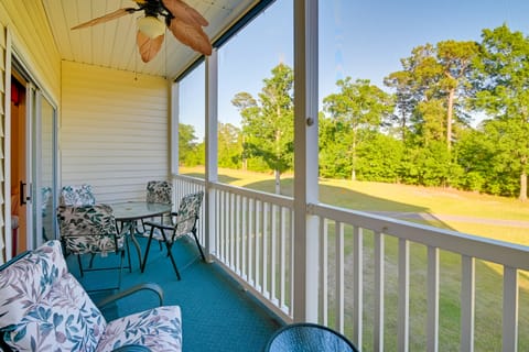 Cozy Condo w/ Golf Course View: 4 Mi to Shore! Apartment in Carolina Forest