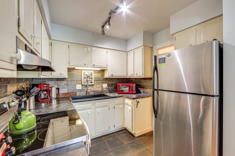 3 Mi to Winter Park Resort: Cozy Ski Condo Apartment in Fraser