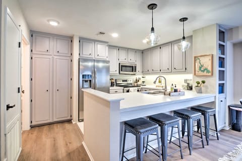 Waterfront Horseshoe Bay Retreat w/ Game Room! Apartment in Horseshoe Bay