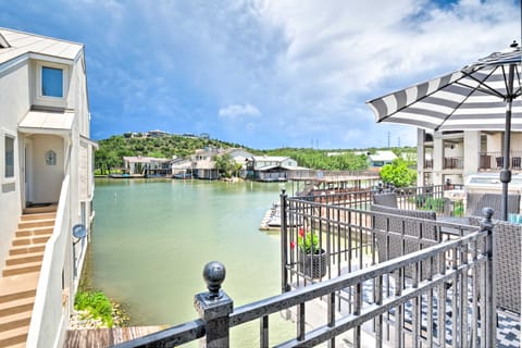Waterfront Horseshoe Bay Retreat w/ Game Room! Apartment in Horseshoe Bay