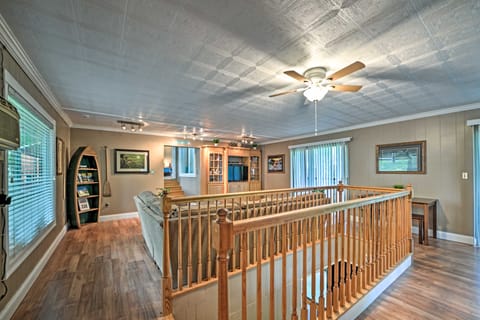 Lake Barkley Home: Private Dock, Kayaks, Fire Pit! House in Lake Barkley