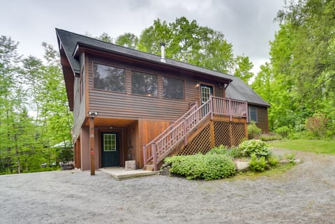Rustic North Creek Getaway ~ 4 Mi to Gore Mtn! House in Capital District, NY, USA