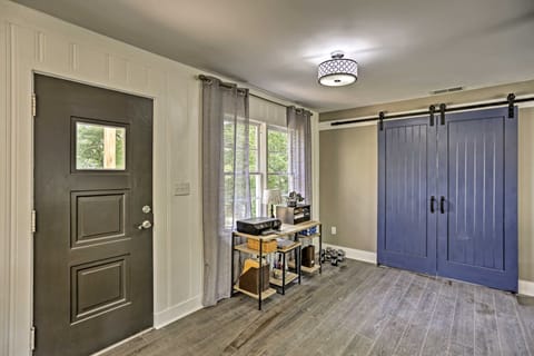 Family-Friendly Escape ~ 6 Mi to City Center! House in Chattanooga