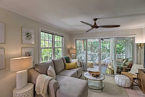 Charming 'Boho Breeze' Retreat w/ Pool Access Apartment in Stock Island