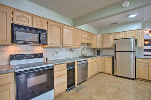 Possum Kingdom Lakefront Home w/ Patio & Dock! House in Possum Kingdom Lake