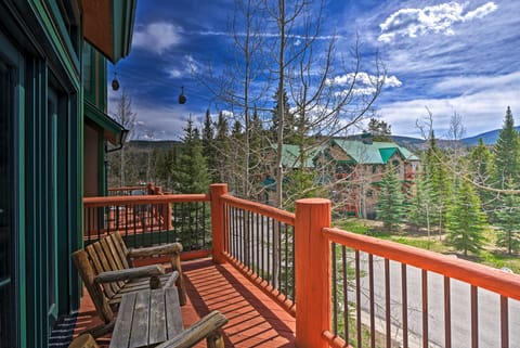 Steps to Gondola! Hot Tub Haven in Breckenridge Apartment in Breckenridge