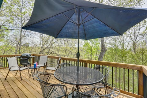 1 Mi to Margaritaville! Home w/ Furnished Decks House in Lake of the Ozarks