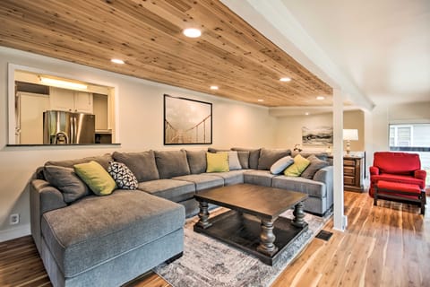 Dock, Deck & Boat Slip: Lakefront Eucha Home House in Lake O The Cherokees