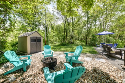 1 Mi to Indiana Dunes Nat'l Park: Home w/ Patio! House in Gary