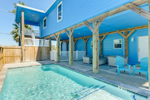 Private Pool & Furnished Deck: Port Aransas Home! House in Port Aransas