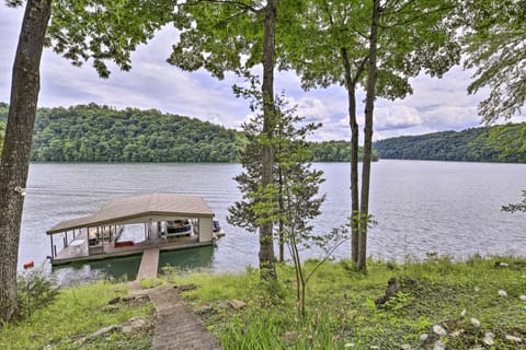 Inviting Family Abode w/ Dock on Norris Lake! House in Norris Lake