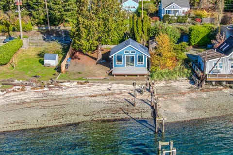 Manette Waterfront: Kayak the Bay & Walk to Town! House in Bremerton