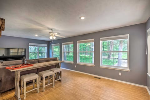 Holiday Island Home: Fire Pit & Boat Parking! House in Carroll County