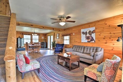 The ‘Pinecone Palace’ w/ Hiking Trail Access! House in Allenspark