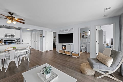 Bridgewater Retreat Near SDC - Step-Free Access! Apartment in Kimberling City