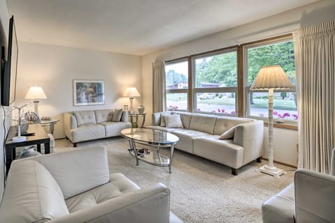 Charming Rochester Home - 2 Mi to Mayo Clinic! House in Rochester