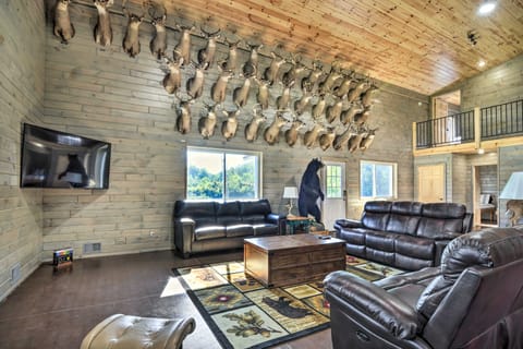 800-Acre Au Gres Oasis: 2 Ponds + ATV Trails! House in Michigan