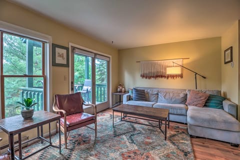 Lake Placid Gem w/ Patio & Views < 1 Mi to Beach! Apartment in Lake Placid