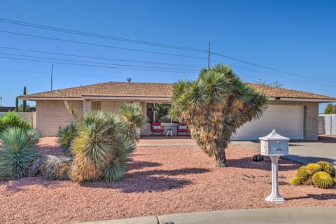Patio + Yard: Pet-Friendly Gem in Litchfield Park! House in Litchfield Park