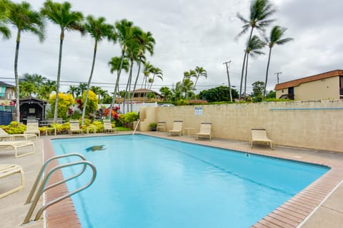 Comfy Tropical Condo w/ Pool - Walk to Beach! Apartment in Kapalua