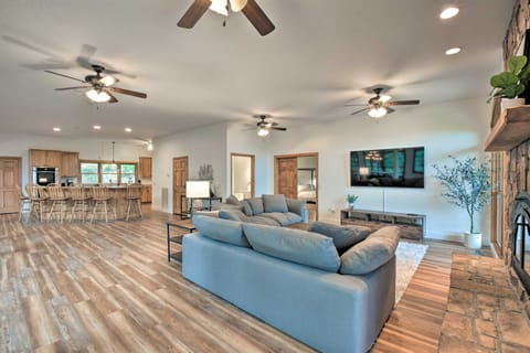 Expansive Home on 16 Acres w/ Smoky Mountain Views House in Tennessee