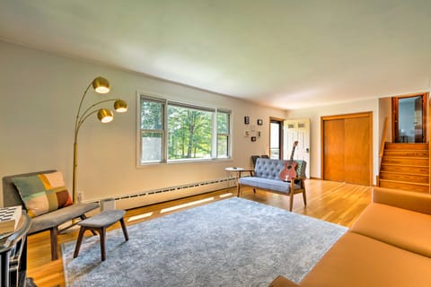 Nostalgic Vermont Escape in Manchester Center House in Manchester Center