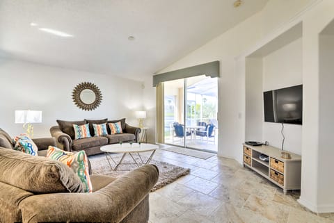 8 Mi to Disney World: Home w/ Lanai + Game Room! House in Kissimmee