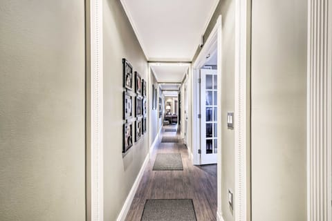 PCB Condo w/ 2 Outdoor Pools & Beach Access! Apartment in Upper Grand Lagoon