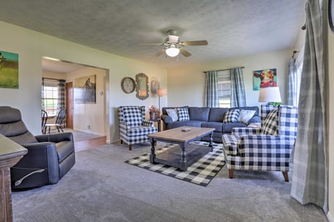 Charming East Bernstadt Retreat < 6 Acre Farm! House in Kentucky