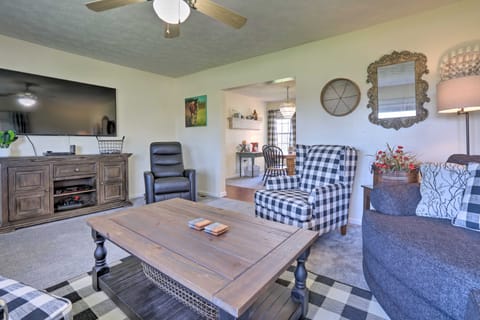 Charming East Bernstadt Retreat < 6 Acre Farm! House in Kentucky