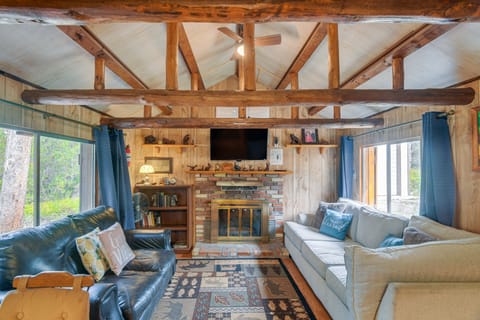 'Grandpa's Cabin' ~ 30 Miles to Yellowstone! House in Island Park