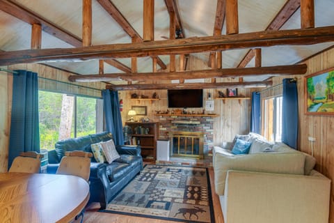 'Grandpa's Cabin' ~ 30 Miles to Yellowstone! House in Island Park