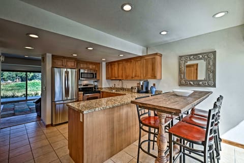 2 Mi to Slopes: Park City Ski Getaway w/ Hot Tub! Apartment in Snyderville