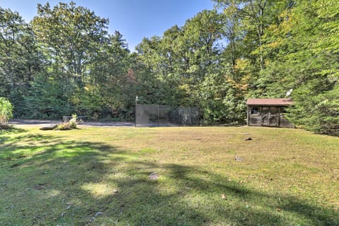 Cabin w/ 3 Acres, Tennis Courts: By 4 Ski Mtns House in Otis