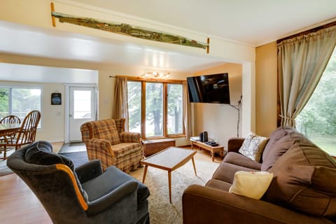 Peaceful Fisherman's Paradise w/ Deck + Fire Pit! House in Winthrop