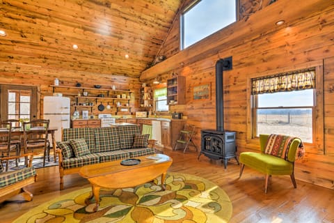 Greenfield Cabin w/ Screened-In Porch & Fire Pit! House in Ozark Mountains