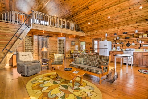 Greenfield Cabin w/ Screened-In Porch & Fire Pit! House in Ozark Mountains