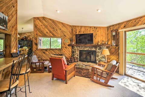 1 Mi to Peak 7: Home w/ Hot Tub in Breckenridge! House in Breckenridge