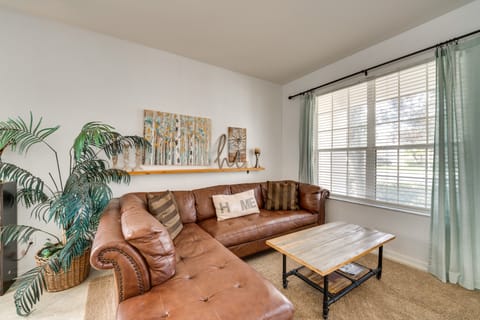 Spacious Home in Gated Resort, 2 Mi to Disney! House in Windsor Hills