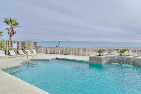 Beachfront Gulf Shores Condo w/ Pool Apartment in West Beach