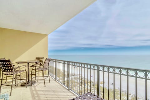 Beachfront Gulf Shores Condo w/ Pool Apartment in West Beach
