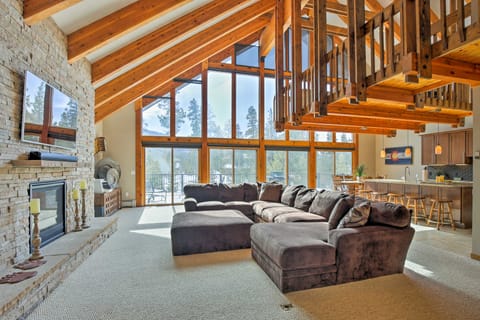 Luxurious Grand Lake Vacation Rental w/ Hot Tub! House in Grand Lake