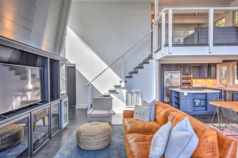 10 Mi to Skiing: Tahoe City A-Frame Home House in Dollar Point