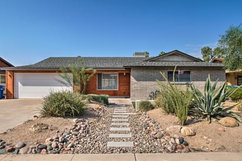 6 Mi to Tempe Diable Stadium: Home w/ Heated Pool House in Tempe