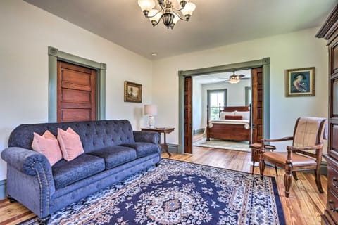 ‘The Ruebling House’ Cozy Defiance Apartment! Apartment in Ozark Mountains